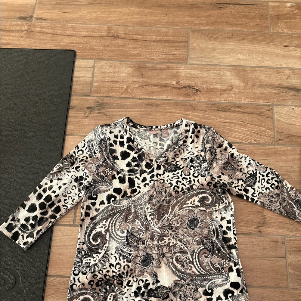 Chicos size 1 shirt